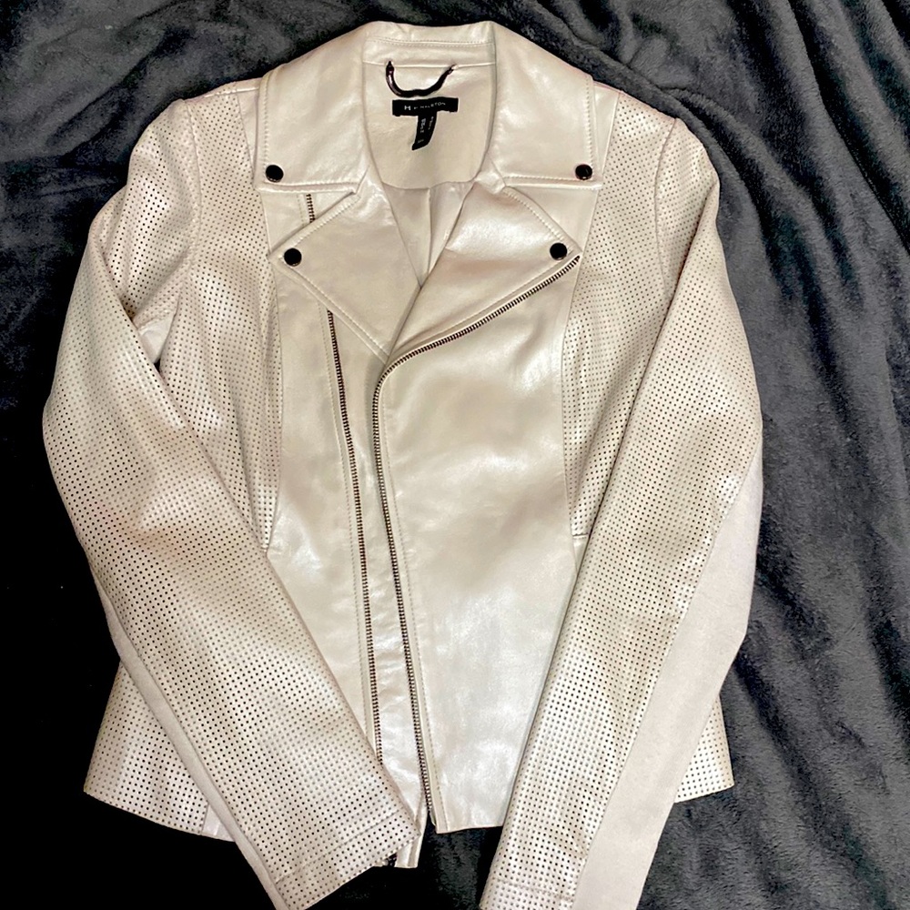 H BY HALSTON jacket pearl color